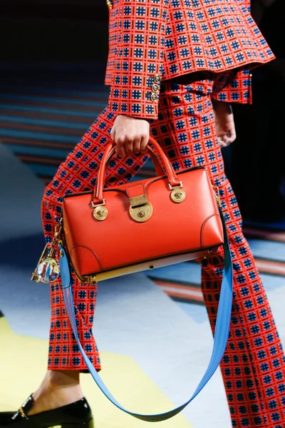 Look 14